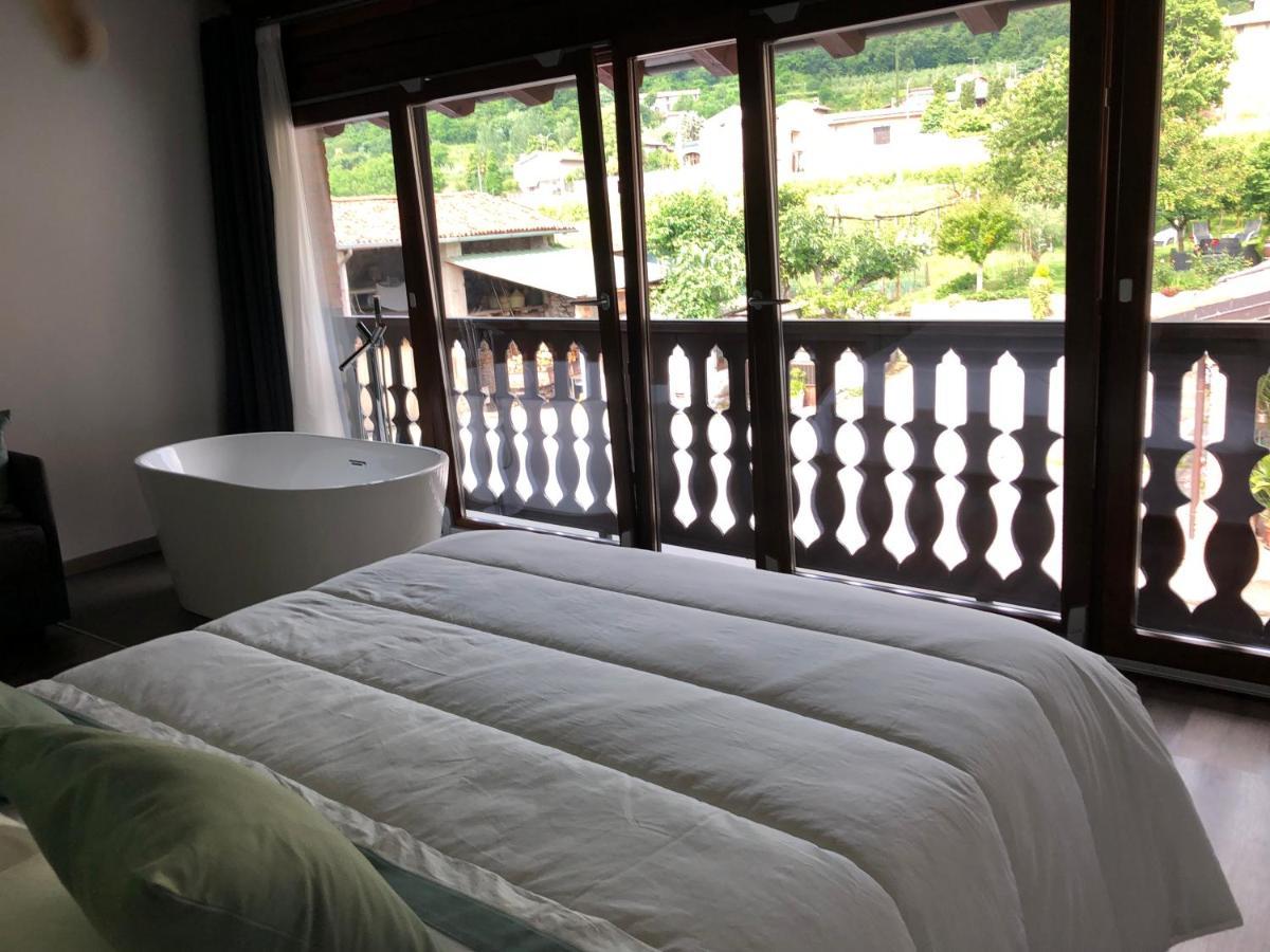 La Terrazza Sulle Vigne B&B Corte Franca Eksteriør bilde