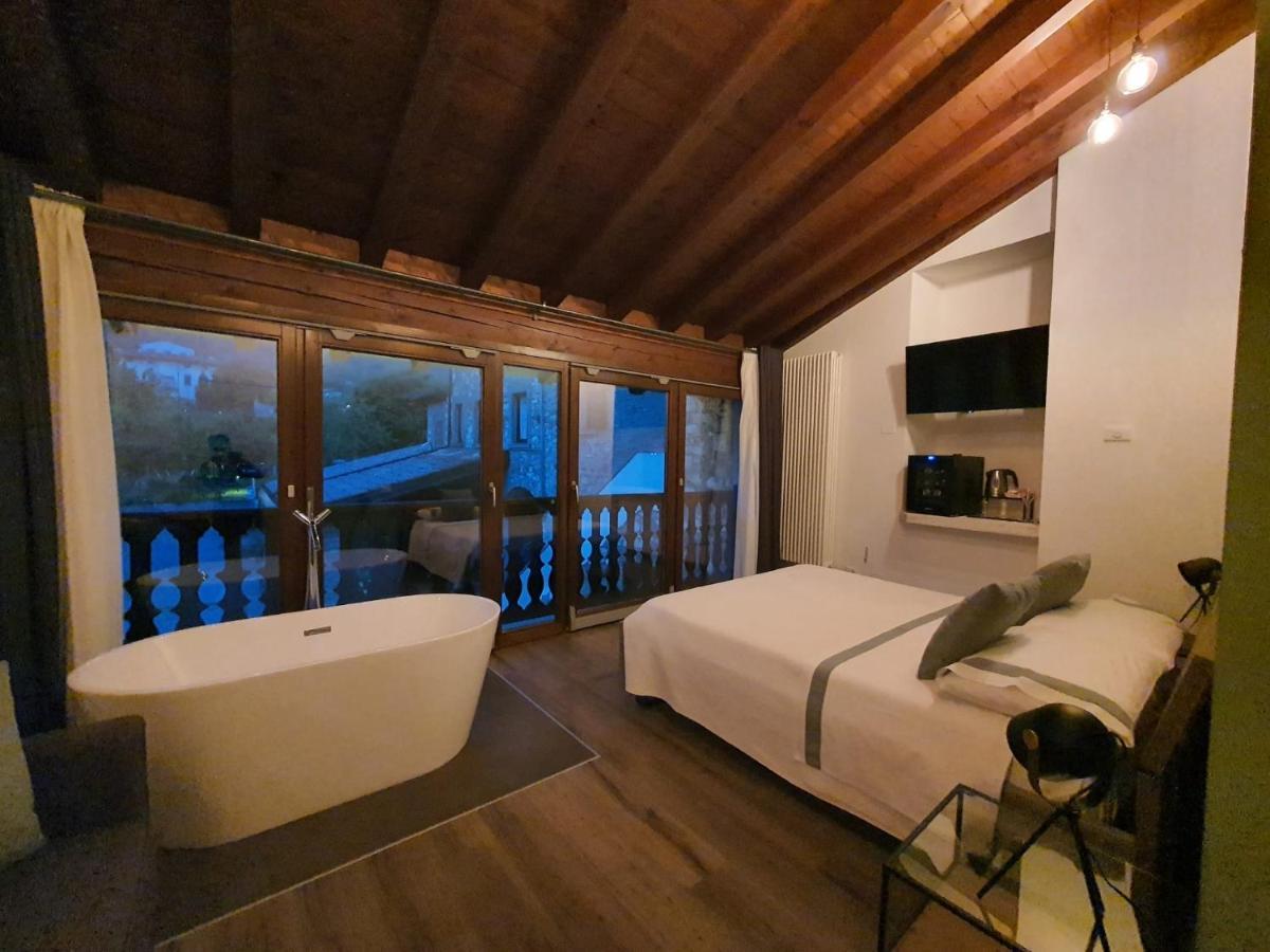 La Terrazza Sulle Vigne B&B Corte Franca Eksteriør bilde