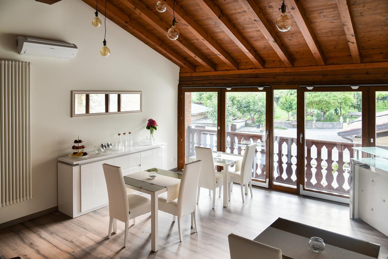 La Terrazza Sulle Vigne B&B Corte Franca Eksteriør bilde
