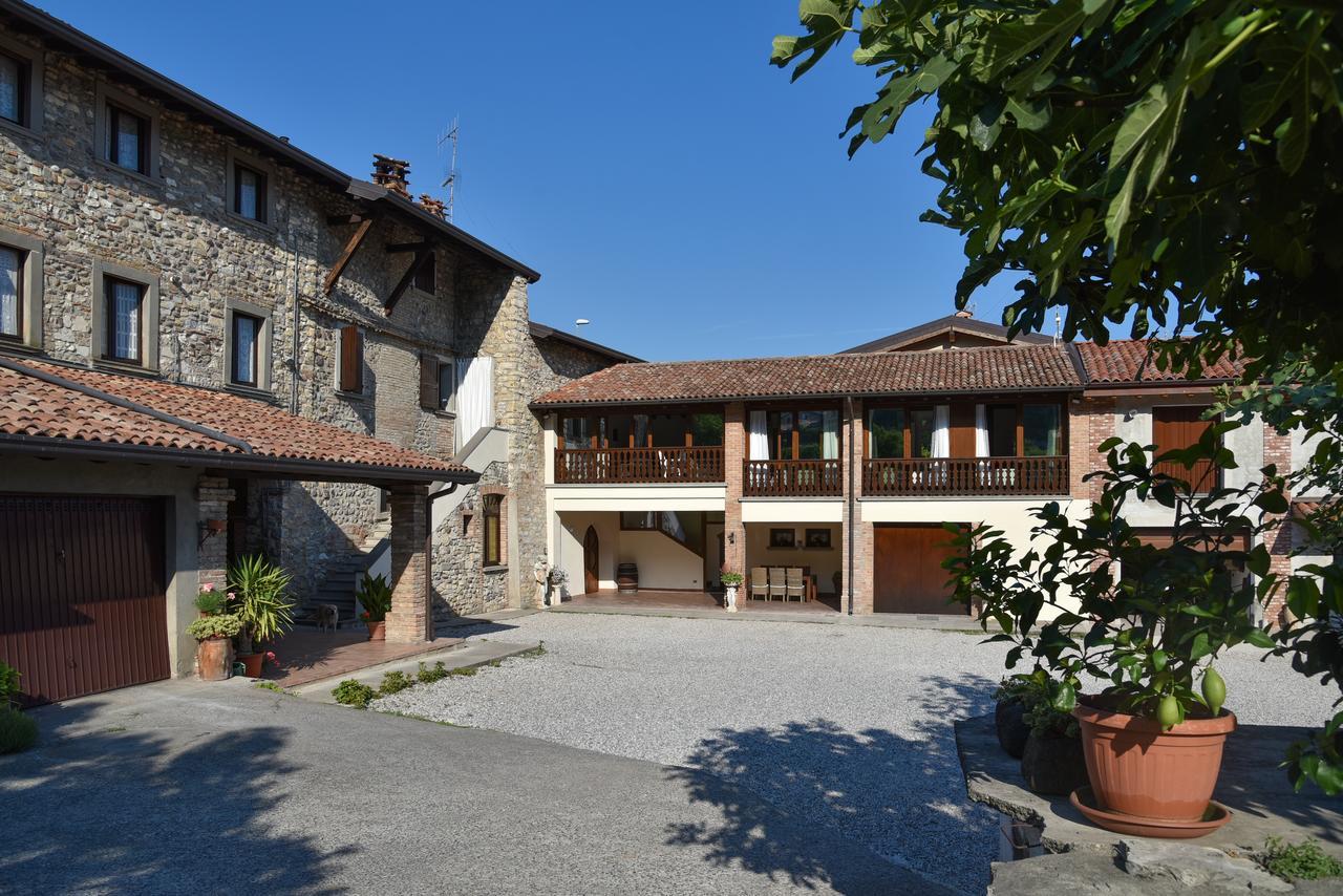 La Terrazza Sulle Vigne B&B Corte Franca Eksteriør bilde